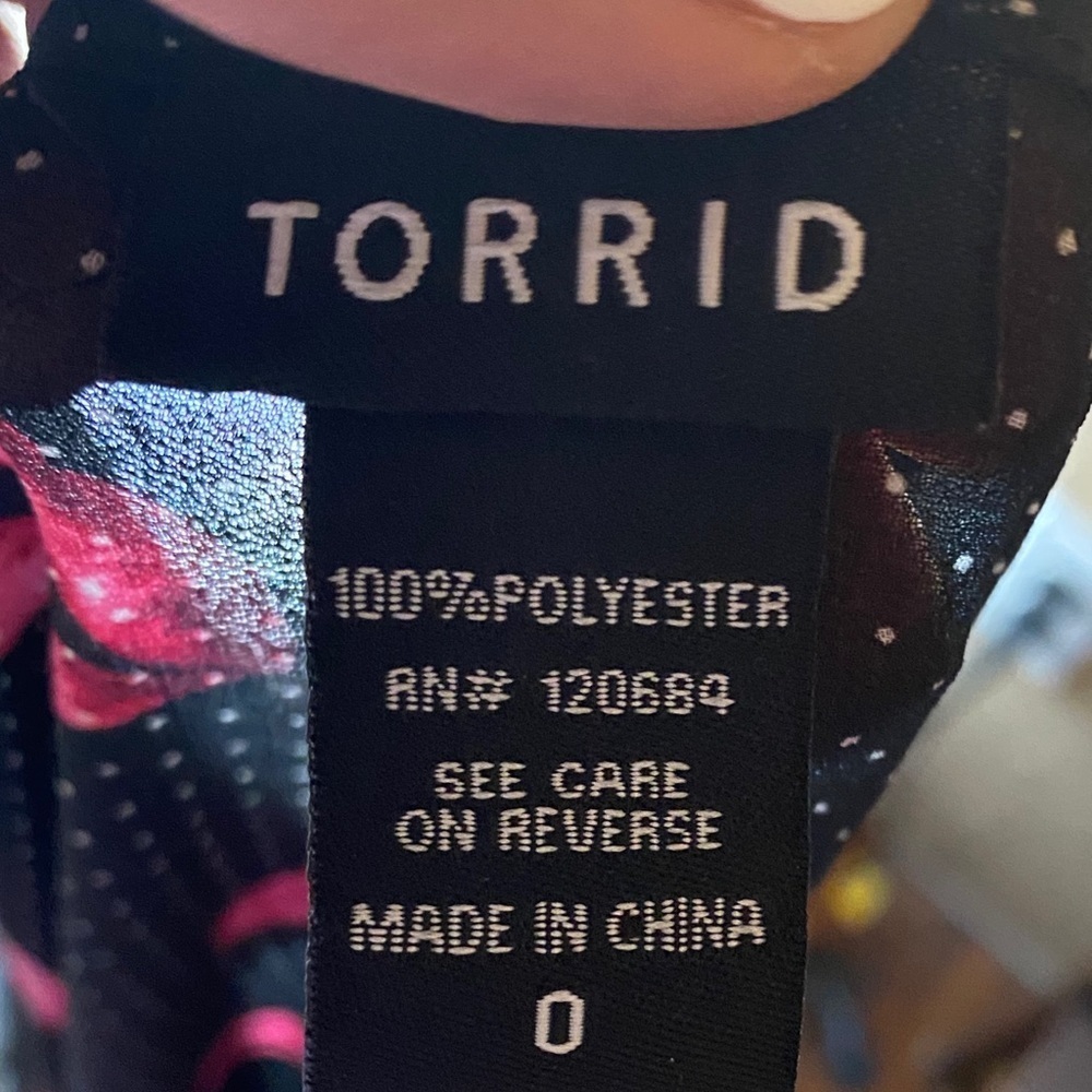 Torrid lips top - Picture 5 of 5